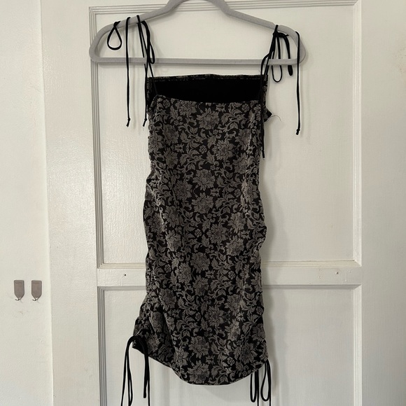 Like New Motel Rocks Kazela Bodycon Mini Dress In Brocade Grey Flock - Picture 5 of 7